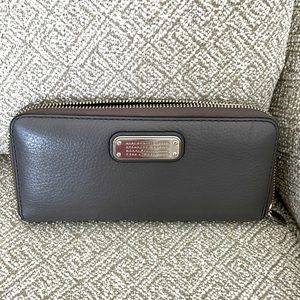 Marc Jacobs Gray Leather Wallet